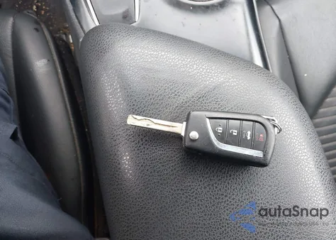 2018 Toyota Camry Se z USA, uszkodzony, nr VIN 4T1B11HK8JU622501